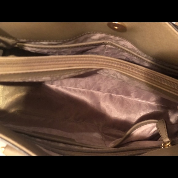 Michael Kors Purse - Picture 6 of 8